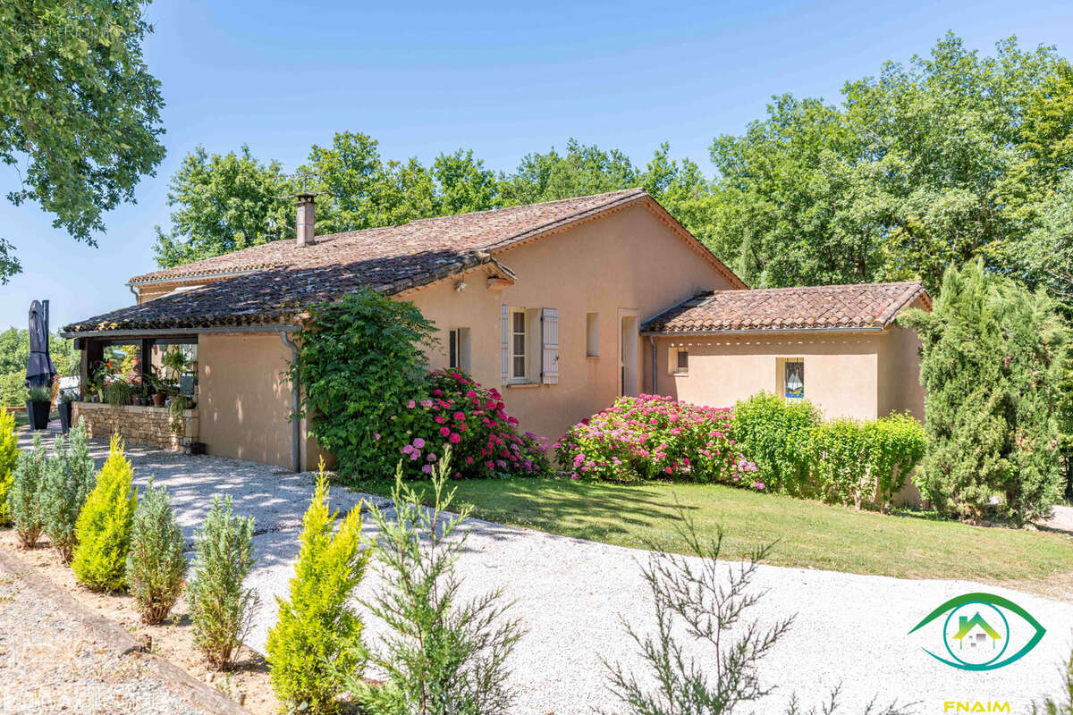 Maison à CUZORN