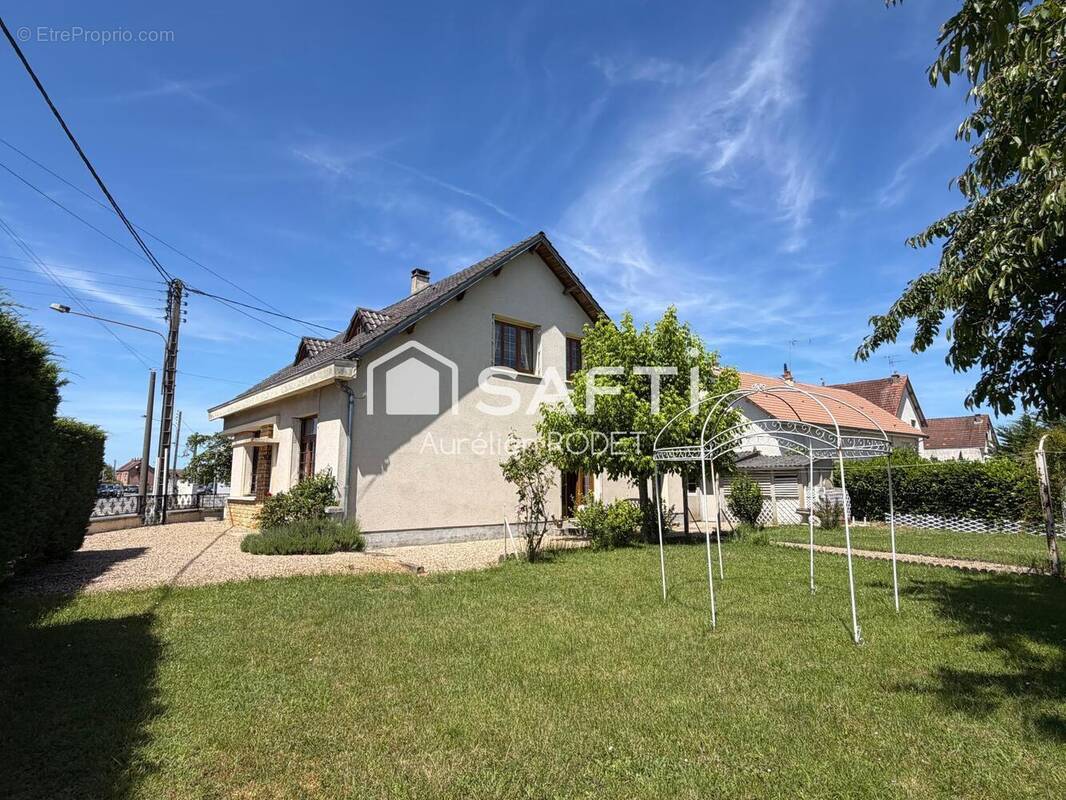 Photo 1 - Maison à VIERZON
