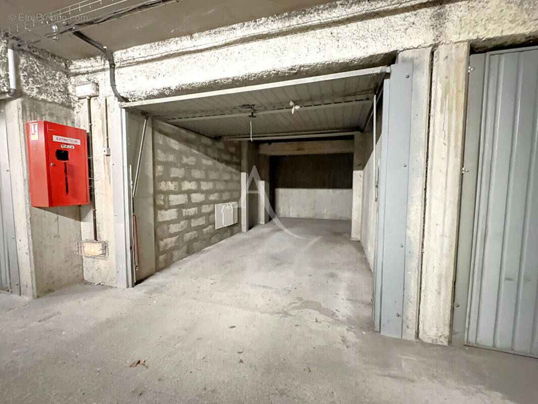 Parking à LYON-3E