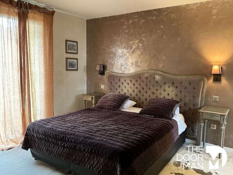 Commerce à LE LAVANDOU