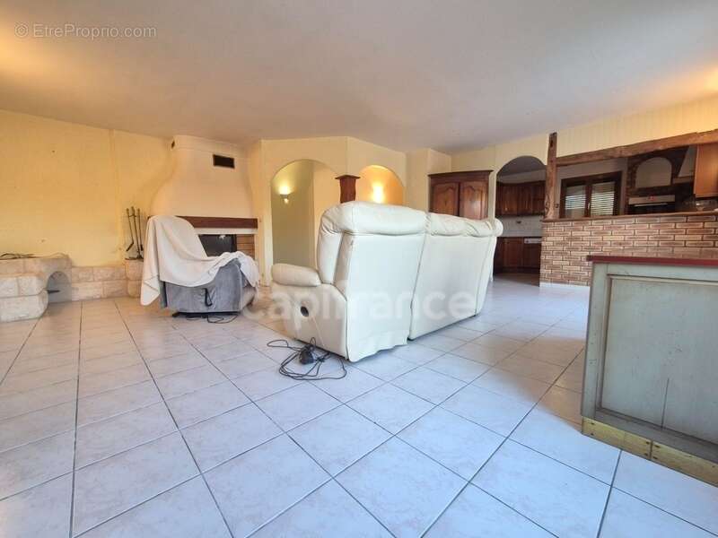 Maison à vendre 7 pièces SAINT GEORGES DE DIDONNE (17) - Grand Garage - Terrain de 945m² - photo 7