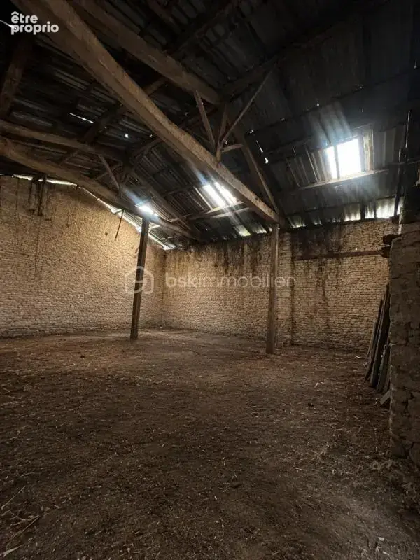 Maison de village à rénover 5KM de Ruffec Beau potentiel - photo 10
