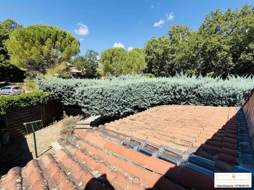 Maison à SAINT-CEZAIRE-SUR-SIAGNE