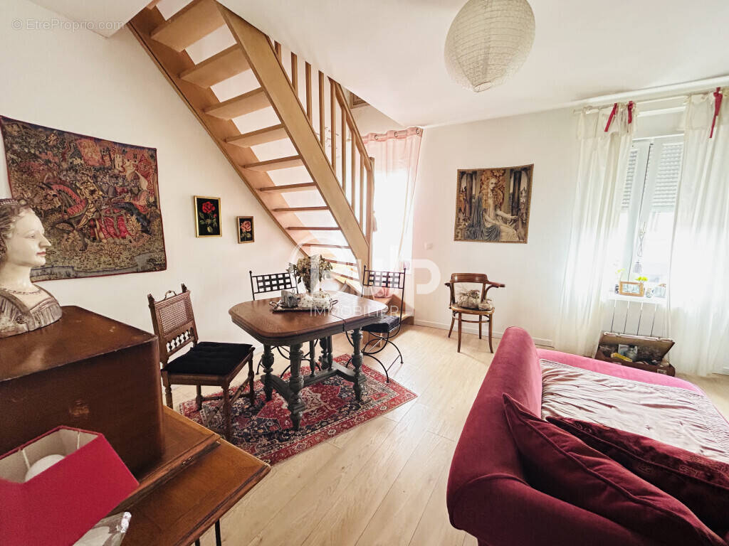 Commerce à SALLAUMINES