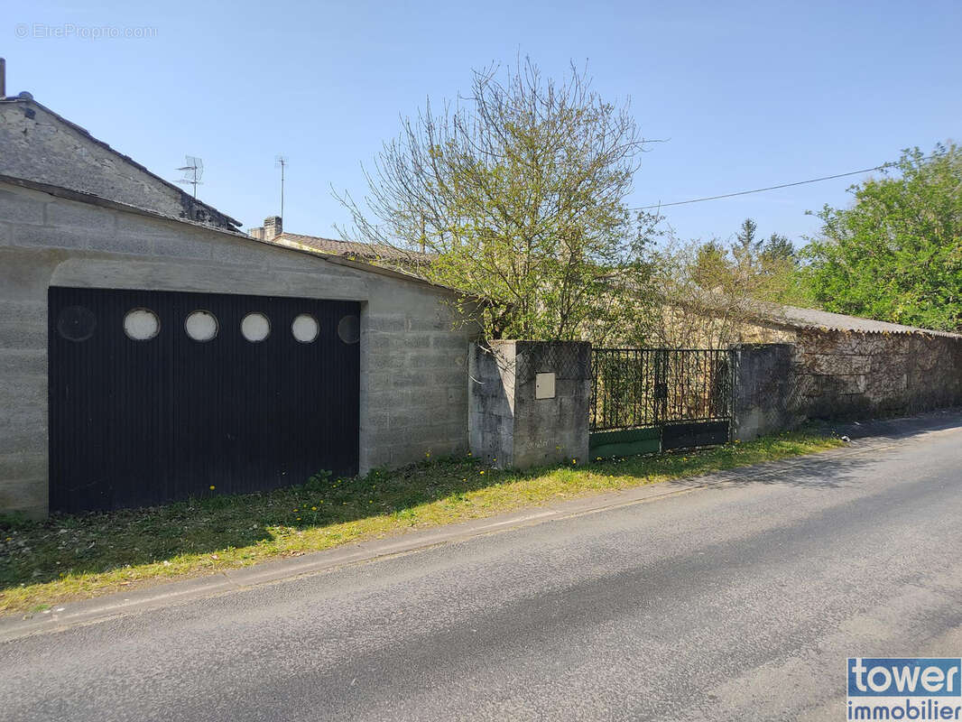 Maison à LA RIVIERE