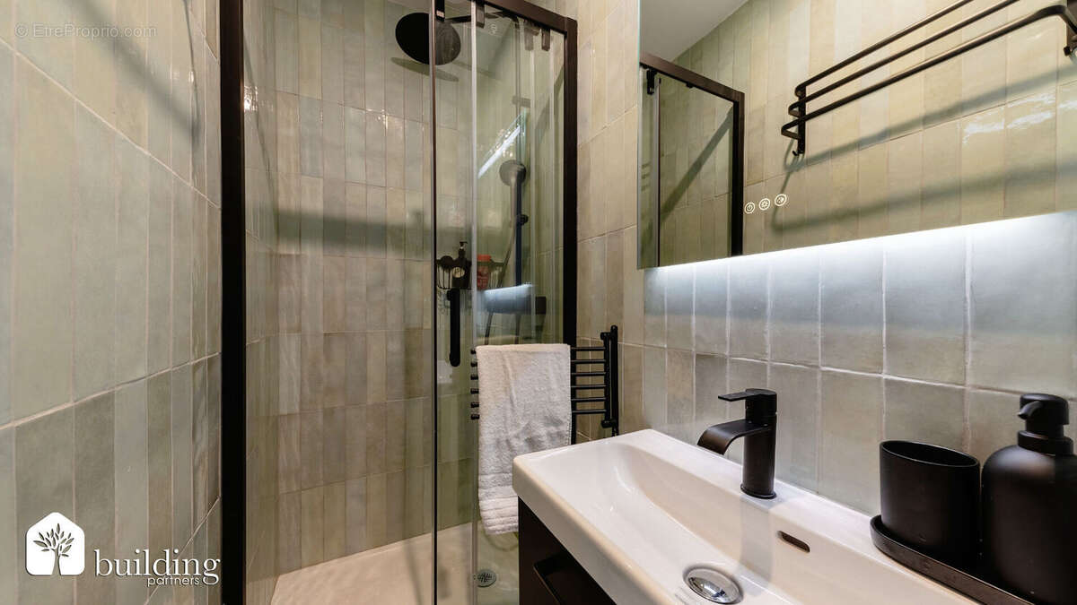 Appartement à PARIS-17E