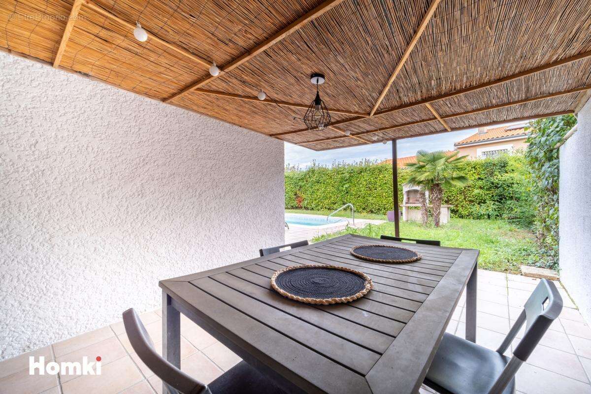 Maison à BRUGUIERES