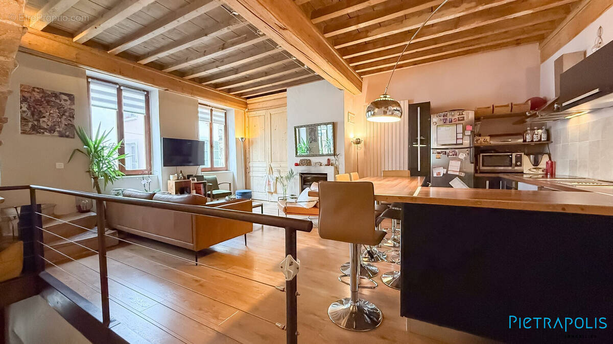 Maison à NEUVILLE-SUR-SAONE