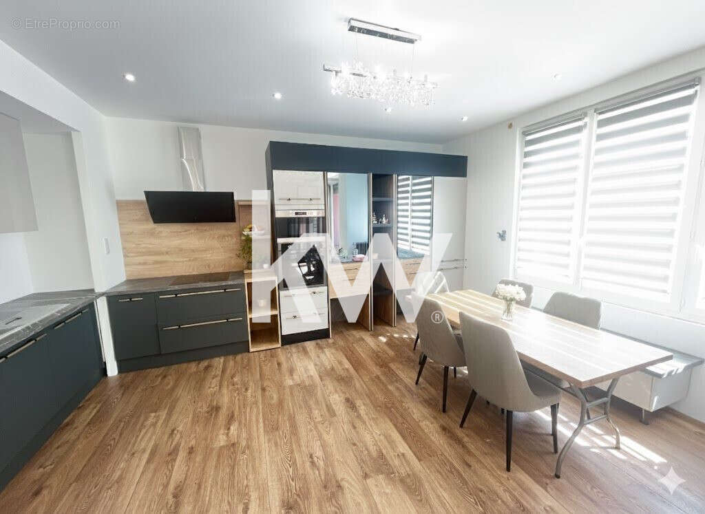 Appartement à SAINT-ETIENNE