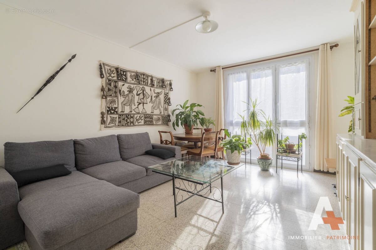 Appartement à MARSEILLE-9E