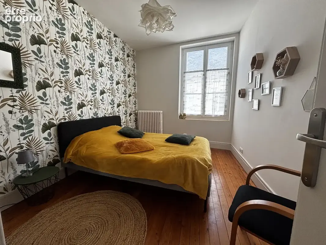 Maison familiale de caractère avec 4 chambres, dépendances et cour close - photo 10