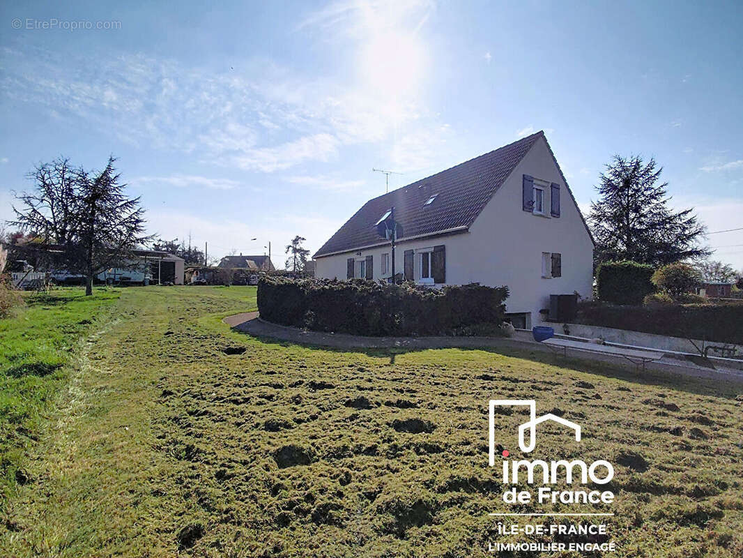 Maison à SAINT-GERMAIN-LE-GAILLARD