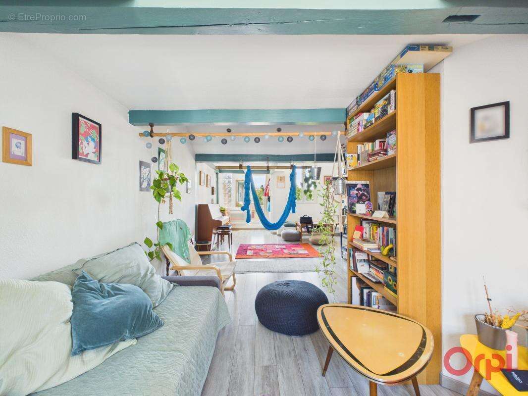 STRASBOURG – Route de Schirmeck  Charmant 2 pièces atypique avec balcon, mezzanine et cave - photo 8