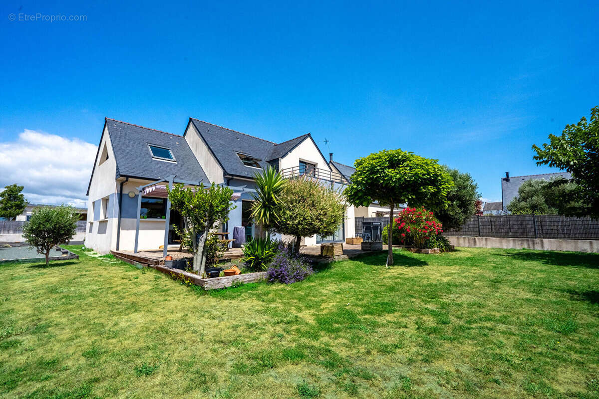 EXCLUSIVITÉ AGENCE DU QUAI - Contemporaine 5 pièce(s) 126.34 m2 sur plus de 630 m² de terrain - photo 13