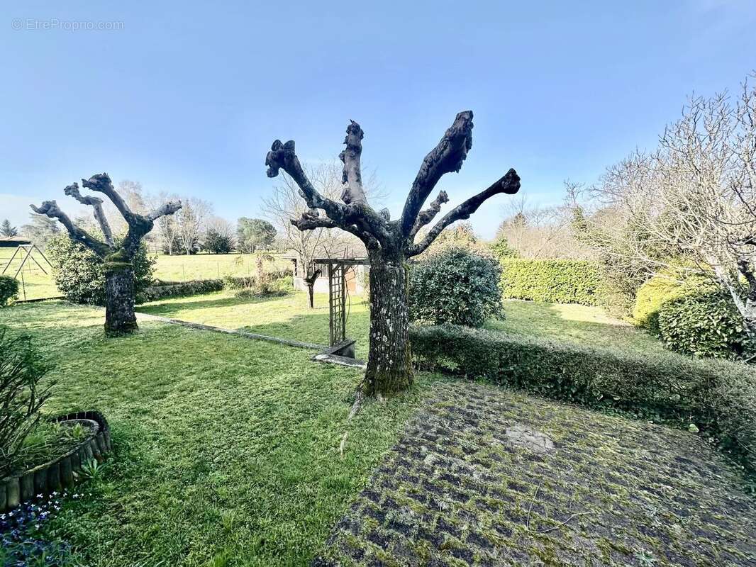 Maison à LAMONZIE-SAINT-MARTIN