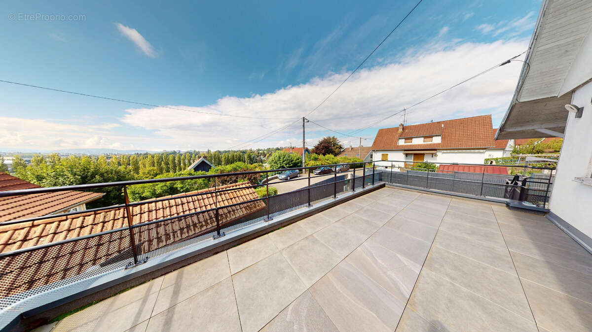 Maison bien située à Montbéliard, avec vue sur le Stade Bonal - photo 3