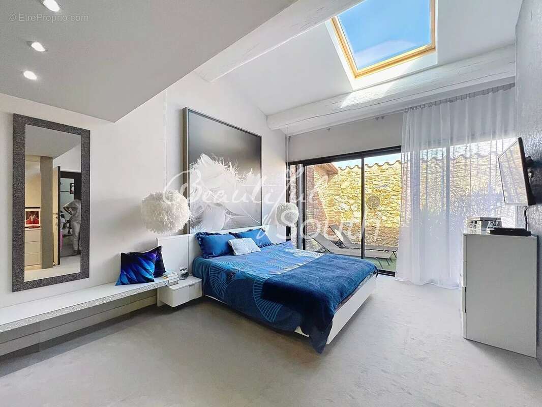 Maison à SAINT-LAURENT-DE-LA-SALANQUE