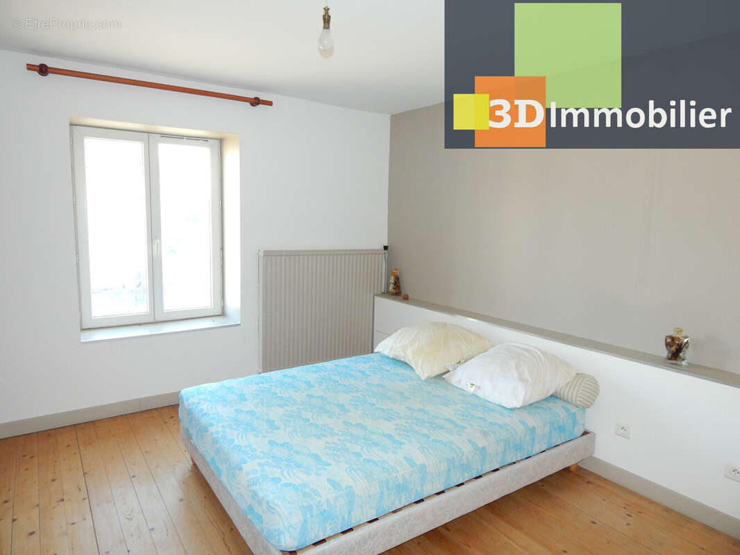 CHAMBRE 13 M² - Maison à BLETTERANS