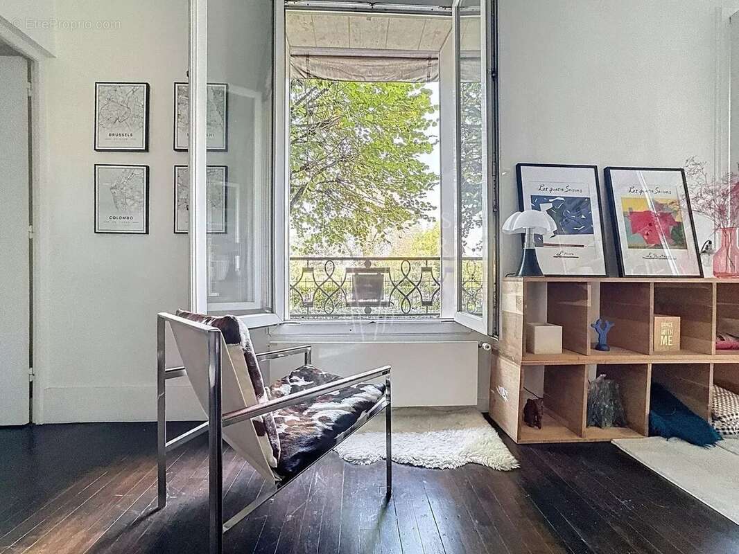 Appartement à PARIS-16E