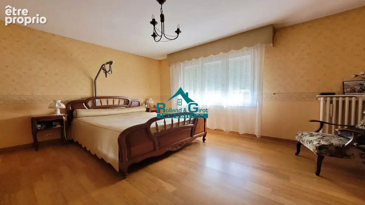 Belle petite maison familiale en centre ville de Noyal Sur Vilaine - photo 7