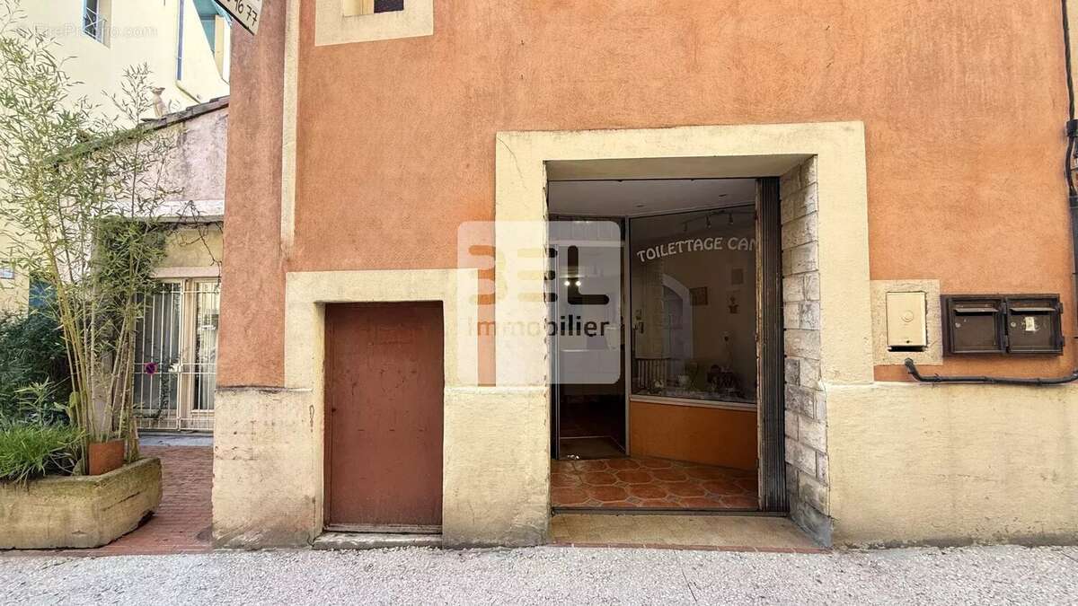 Commerce à UZES