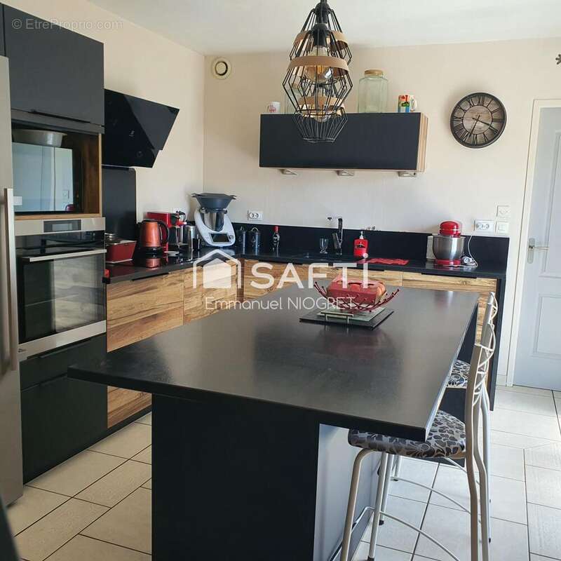 Maison 115 m² à Labruyere  - photo 5