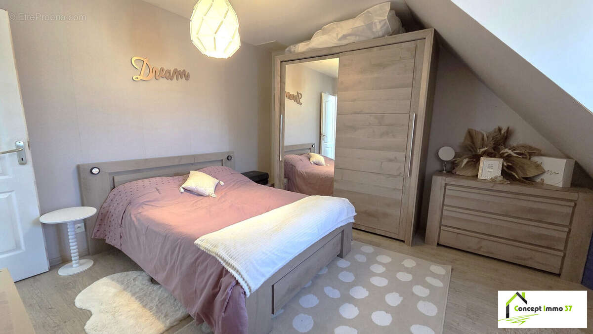 Maison à LA VILLE-AUX-DAMES