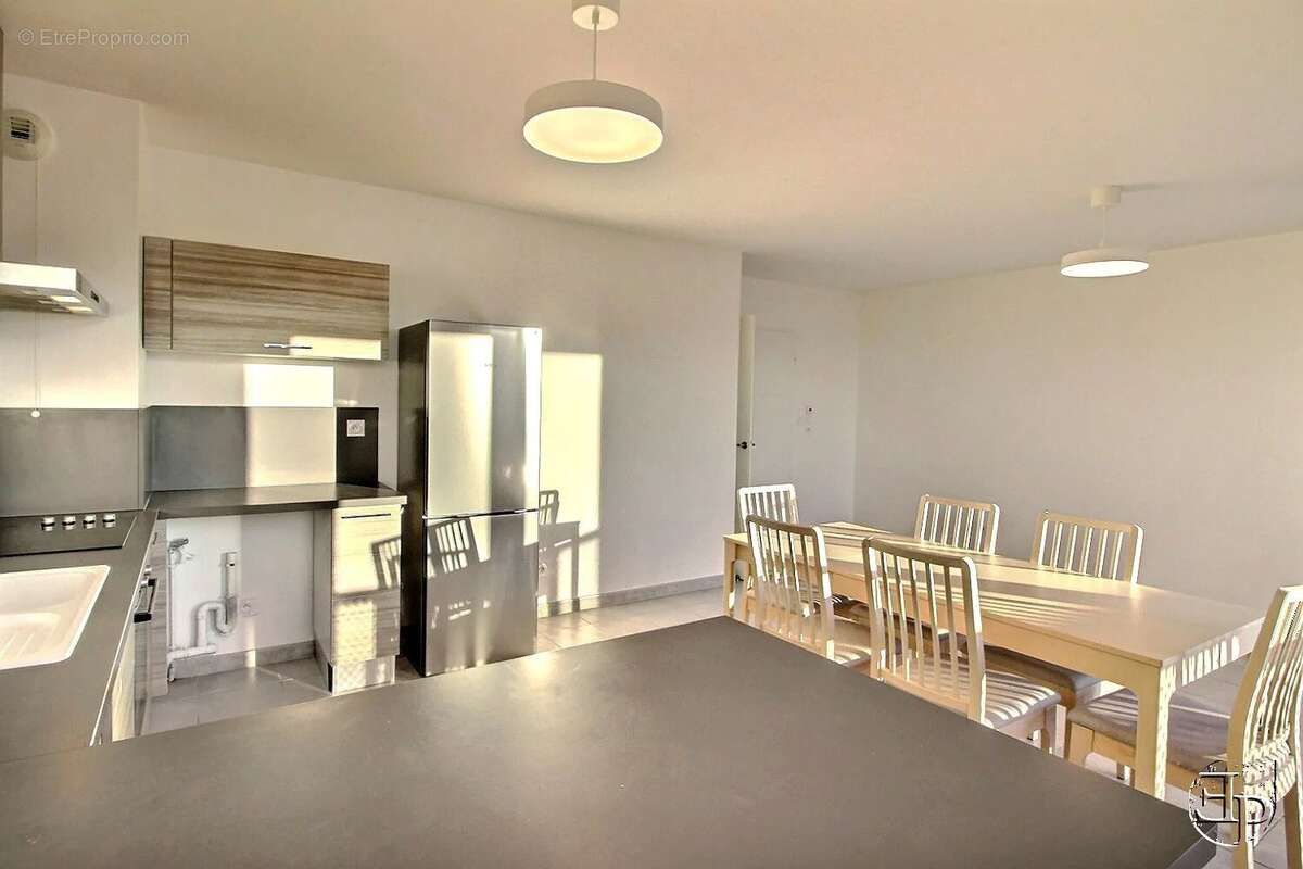 Appartement à VIRY