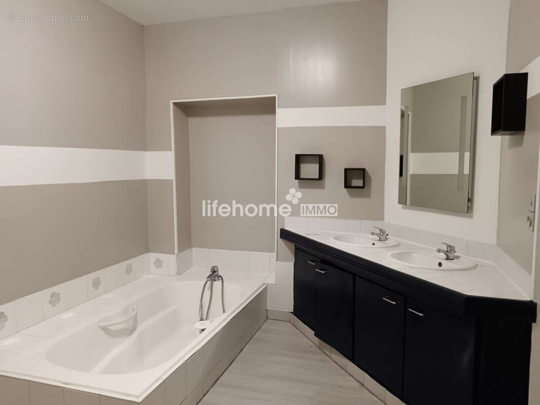 Maison à SAINTE-FEYRE