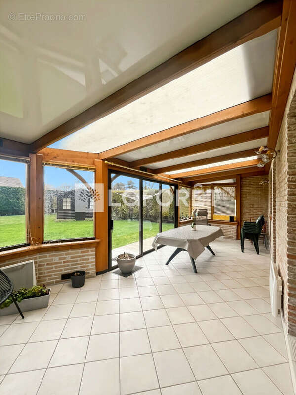 Maison à OYE-PLAGE