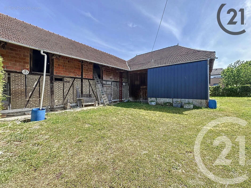 Maison à SAINT-JULIEN-LES-VILLAS