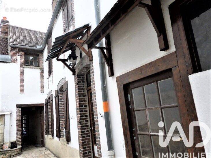 Photo 1 - Maison à VILLENEUVE-SUR-YONNE