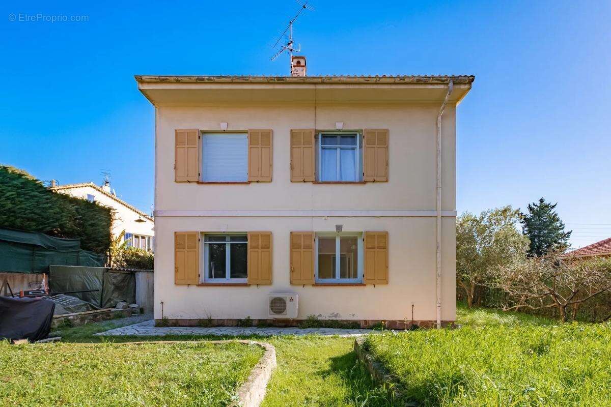 Appartement à SAINT-RAPHAEL