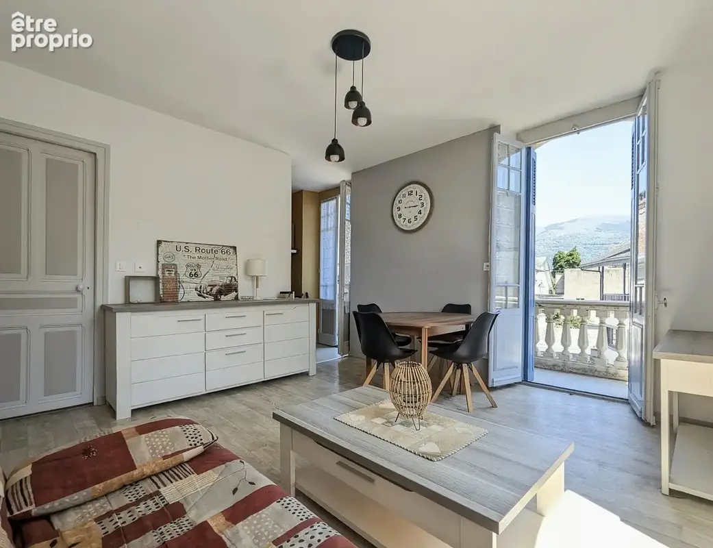 Appartement T2 · Argelès-Gazost ville haute · Balcon vue Hautacam · Parking privatif . Cave - photo 2