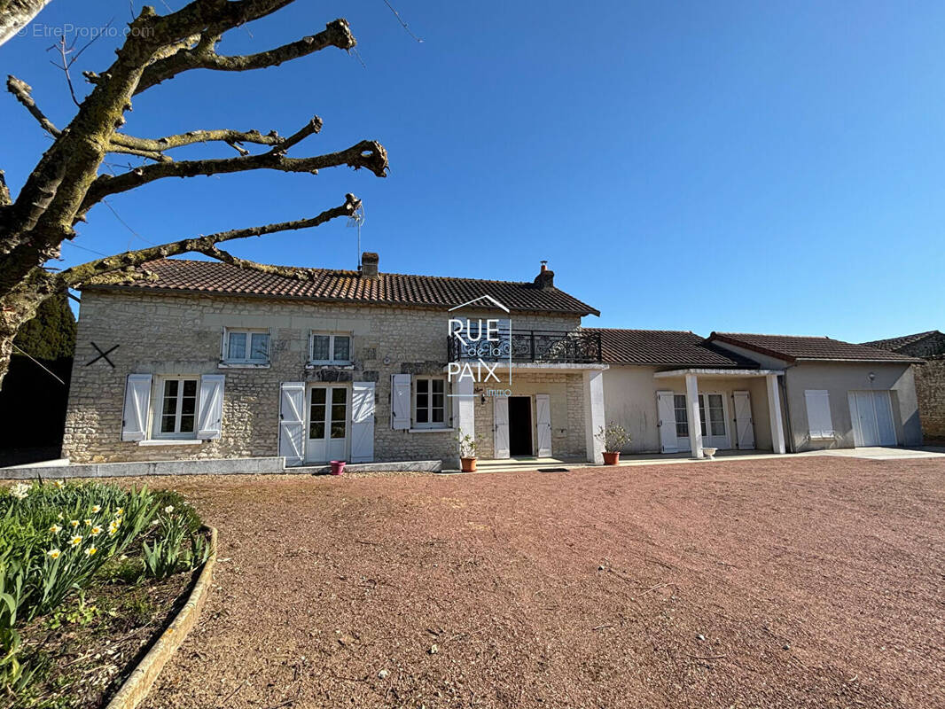 Maison à MAULAY