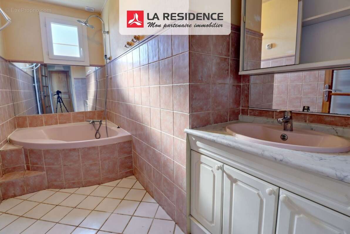 Maison 102 m² à Saint-Pierre-Du-Vauvray  - photo 8