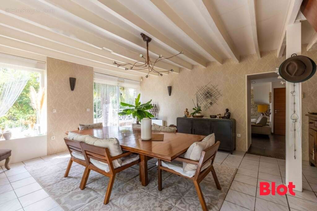 Maison à MAXENT