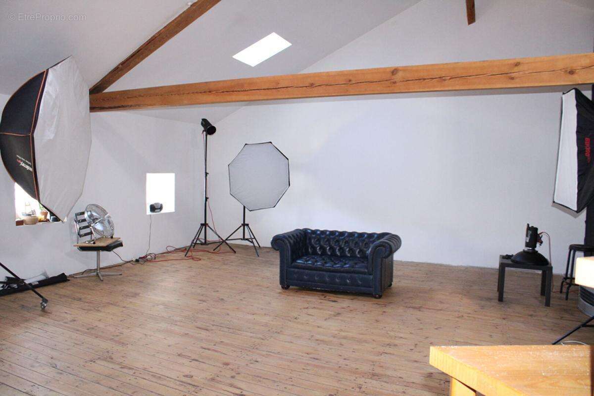 Maison  avec jardin , garage et appartement indépendant - photo 13