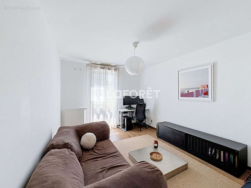 Appartement à L'ARBRESLE