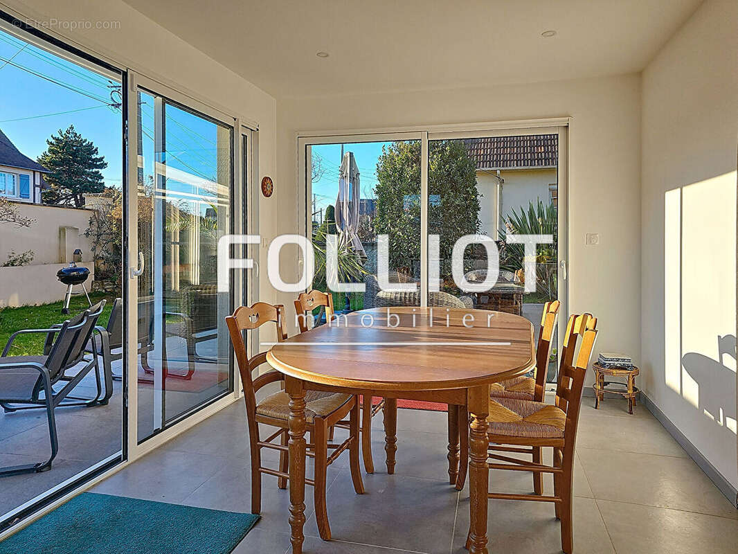 Maison à OUISTREHAM