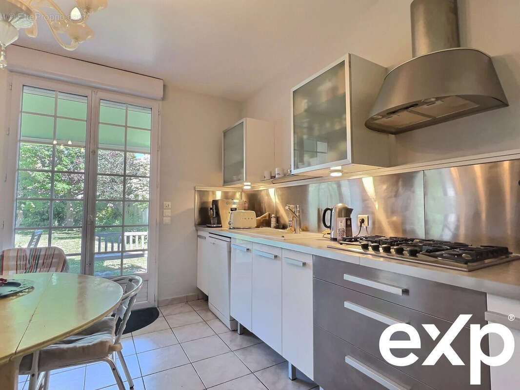 Maison à SAINT-MAUR-DES-FOSSES