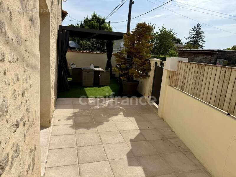 Le charme de l'ancien, le confort d'une rénovation soignée et un extérieur pensé pour profiter… sans les contraintes d'un grand  - photo 22