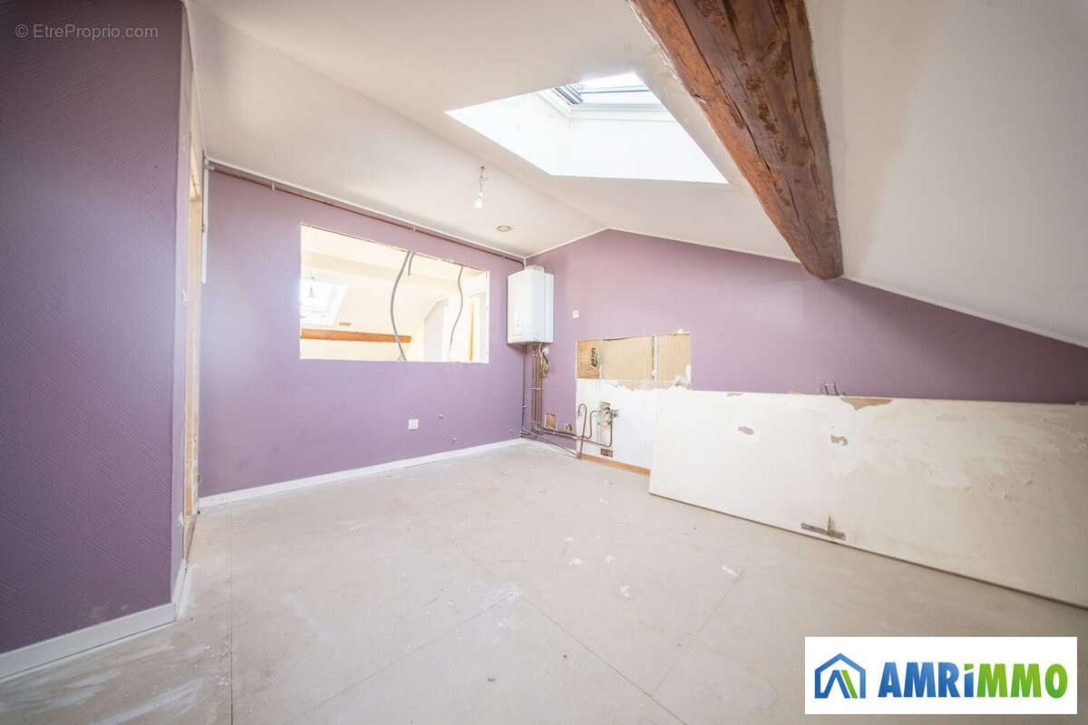 Appartement 44 m² à Crusnes  - photo 4