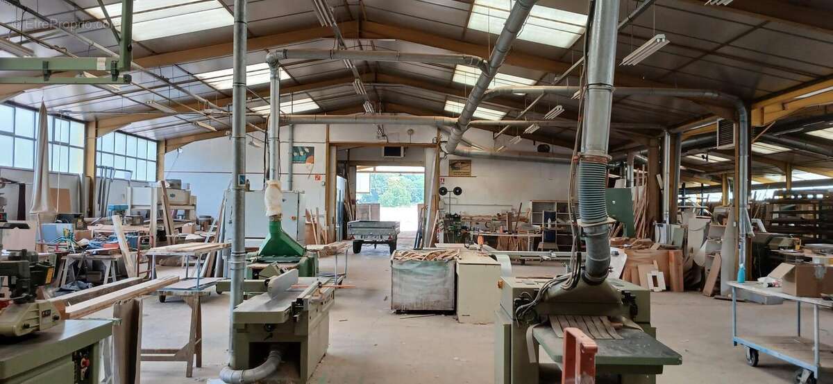 Bâtiment  industriel artisanal 2000 m² Port sur Saône  (70)  Ex-atelier de menuiserie de fabrication - photo 11