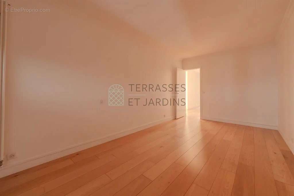 Appartement à PARIS-19E