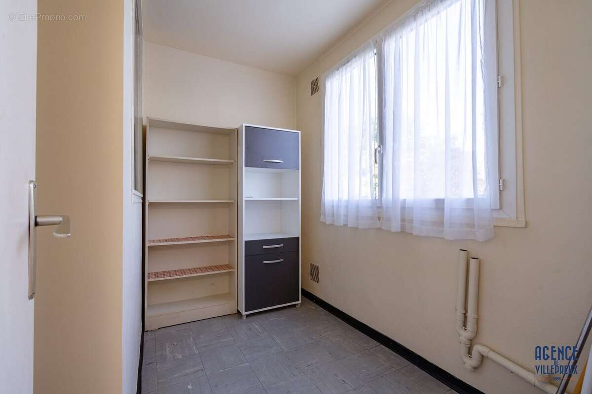 Appartement à LES CLAYES-SOUS-BOIS