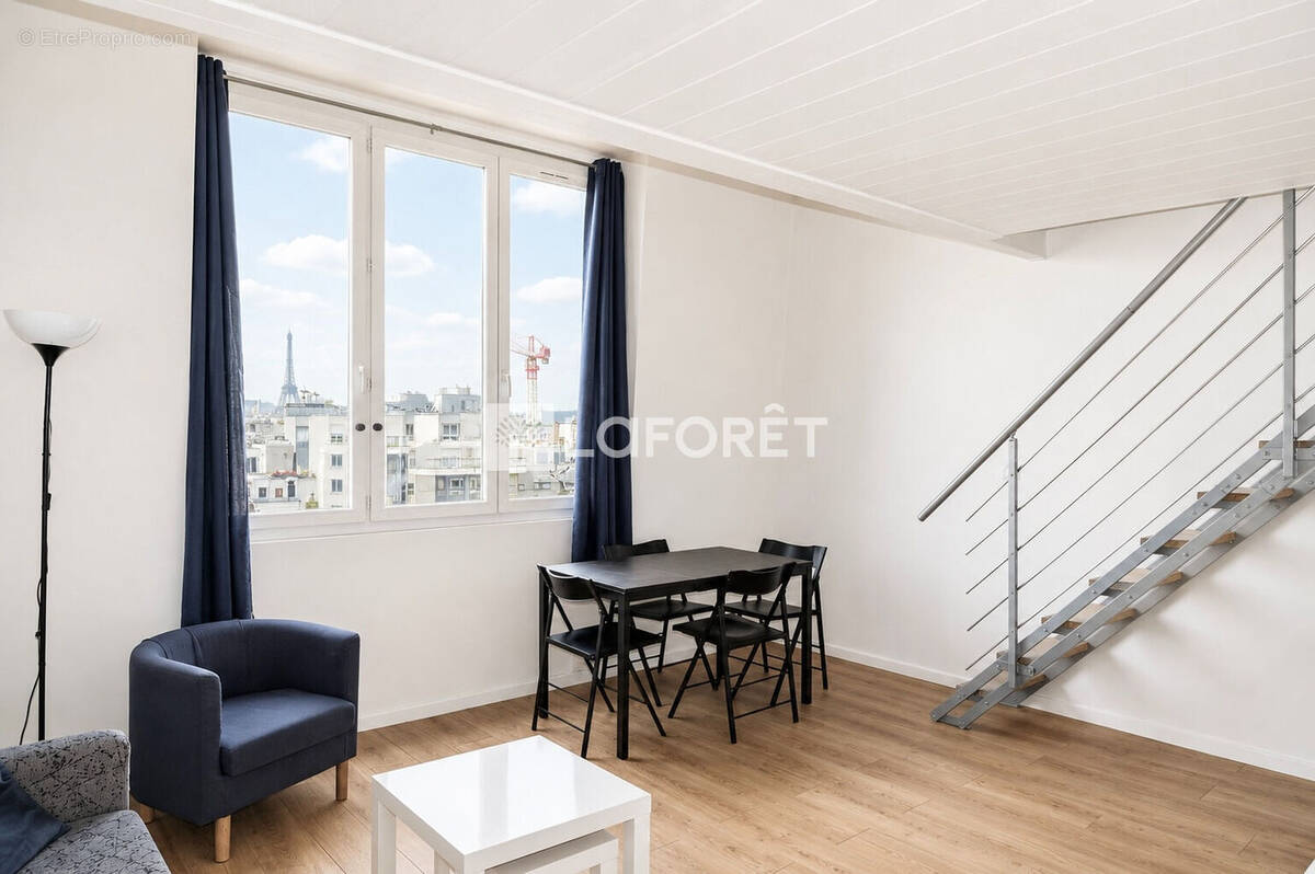 Appartement à PARIS-15E