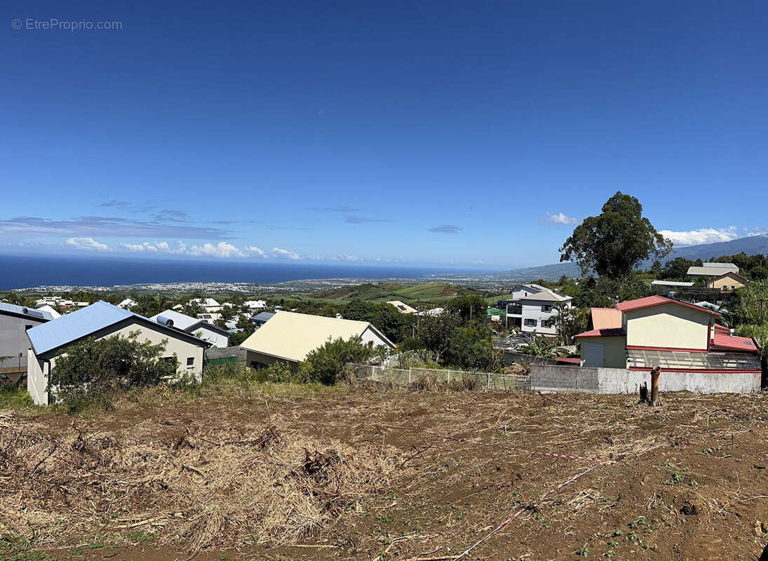 Terrain à SAINT-PIERRE