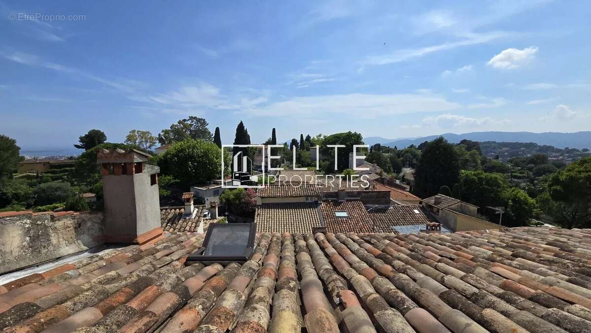 Appartement à MOUGINS