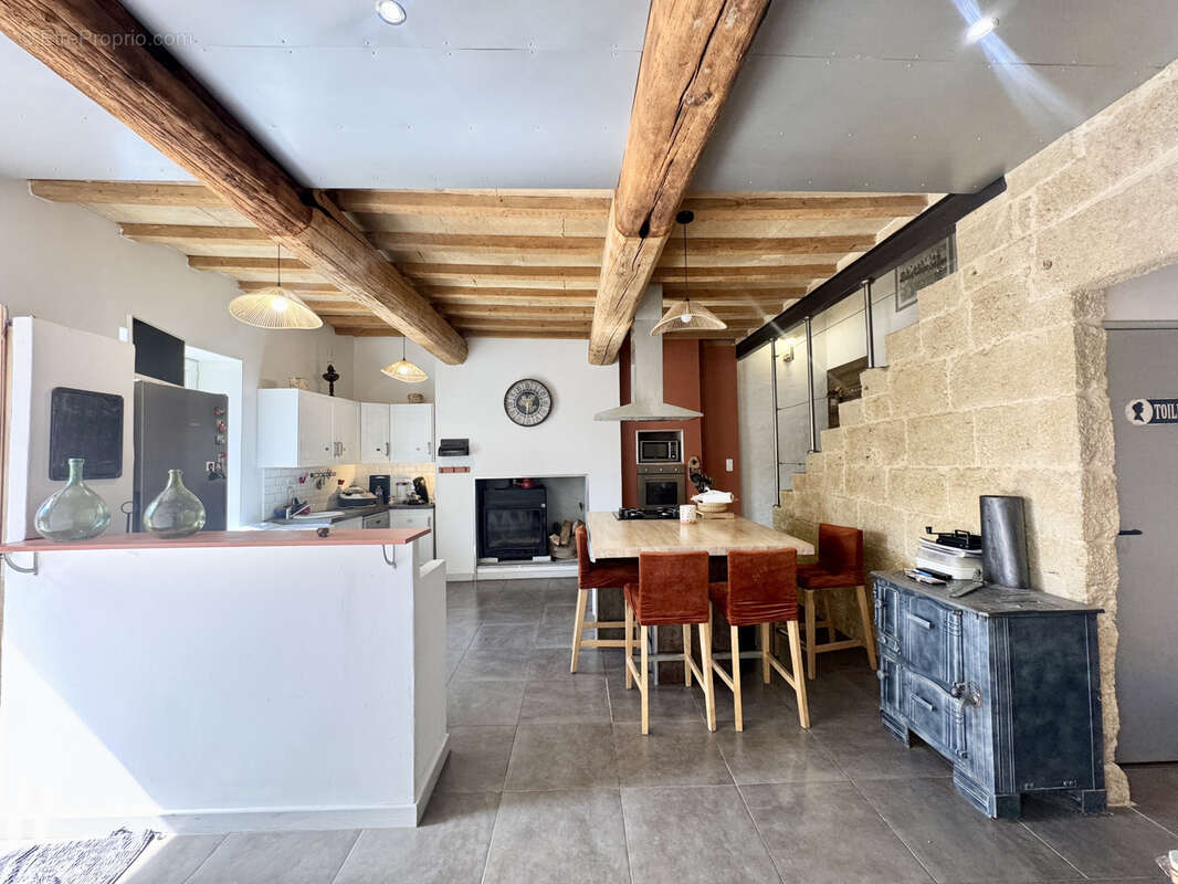 Maison à GALLARGUES-LE-MONTUEUX